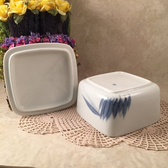 Vintage Otagiri Japan Porcelain Box with Lid for Dresser Trinkets Jewelry Powder - Picture 5 of 8